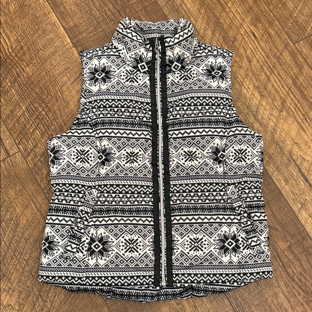LANDS END Black and White Patterned Puffer Vest